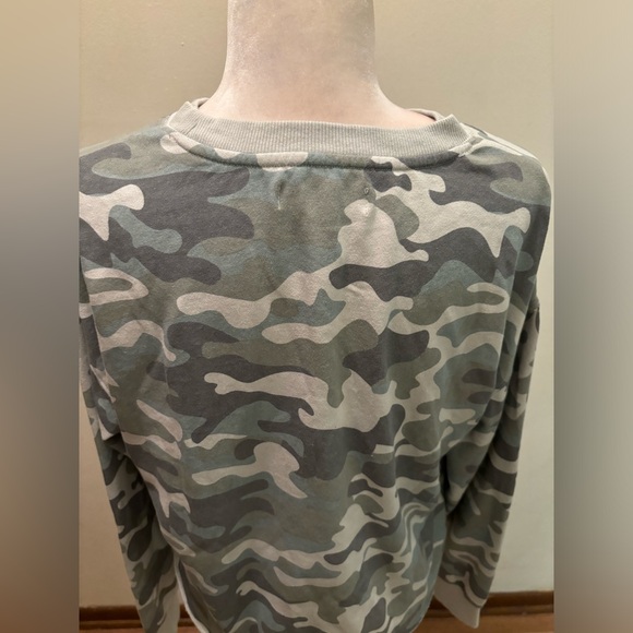 NWT Spiritual Gangster Mazzy Pullover Sweatshirt in Camo Large raw hem cropped - Picture 9 of 14